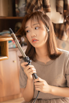 欧美疯狂三P群体交乱免费视频